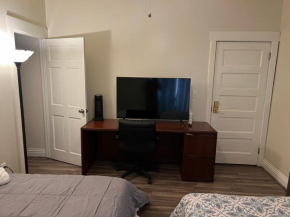 Private Los Angeles Room - Free WIFI, AC, TV, Private Fridge, Kitchen, near USC - Exposition Park - USC Memorial Coliseum - Banc of California Stadium - Downtown Los Angeles DTLA - University of South